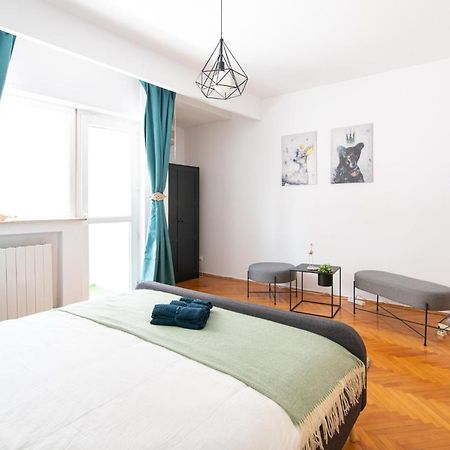 Amazing New Flat City Center Bukarest Exteriör bild